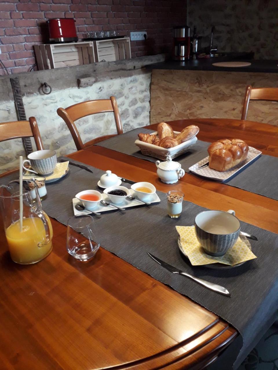 Le Clos De La Briollerie Hotel Tauxigny Buitenkant foto